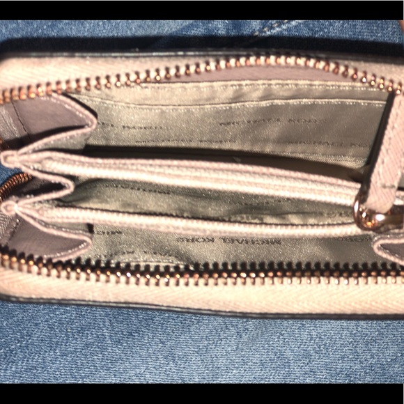MK wallet - Picture 2 of 3